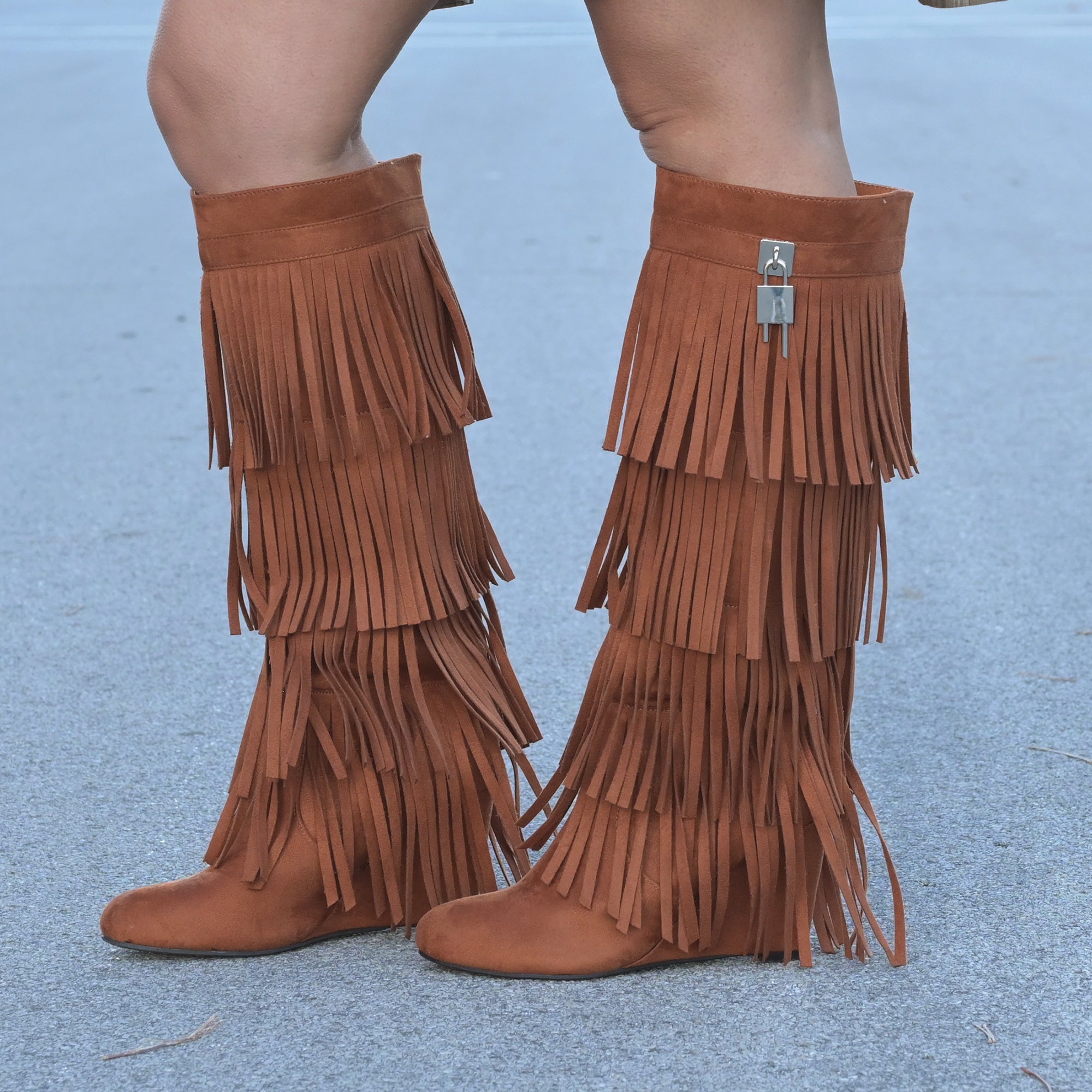 Minnetonka fringe outlet boots wide calf